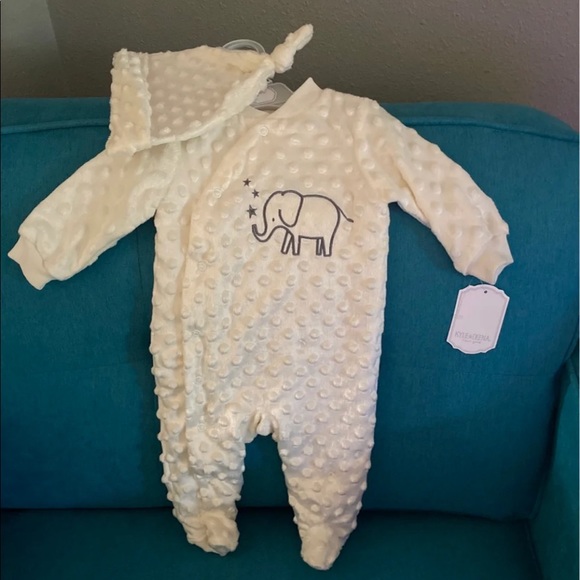 Velvet kyle&deena sleeper with hat - Picture 1 of 1